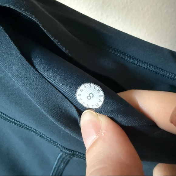 Lululemon In Movement Crop *Everlux 19"
Mach Blu - Picture 4 of 4